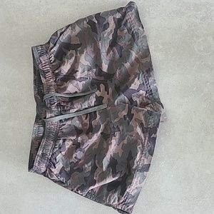 Columbia camo shorts